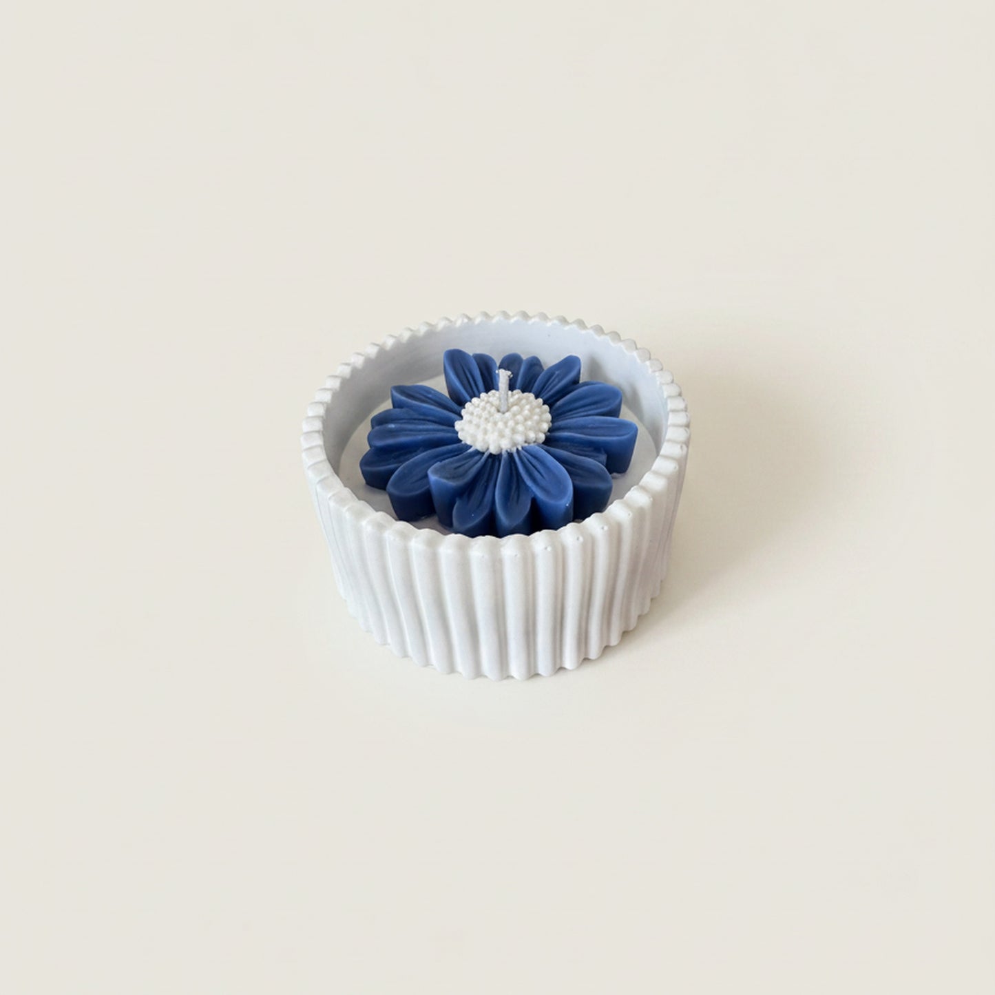 Dark Rose – Petite Candle (Blue Daisy)