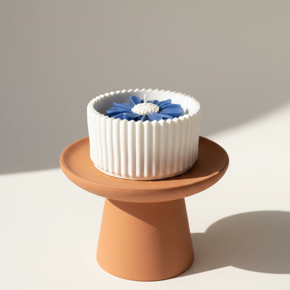 Dark Rose – Petite Candle (Blue Daisy)
