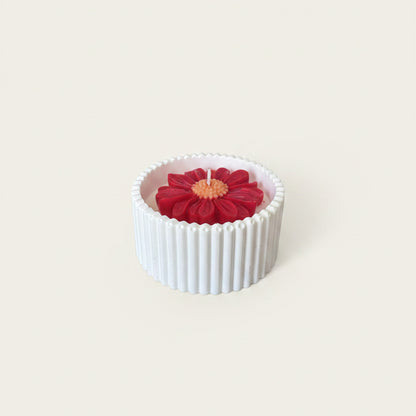 Gardenia Mist – Petite Candle (Red Daisy)