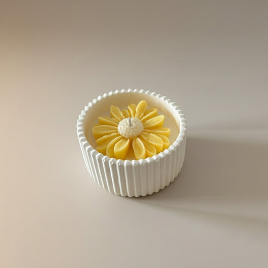 Gardenia Mist – Petite Candle (Yellow Daisy)