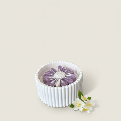 Moonlit Jasmine – Petite Candle (Purple Daisy)