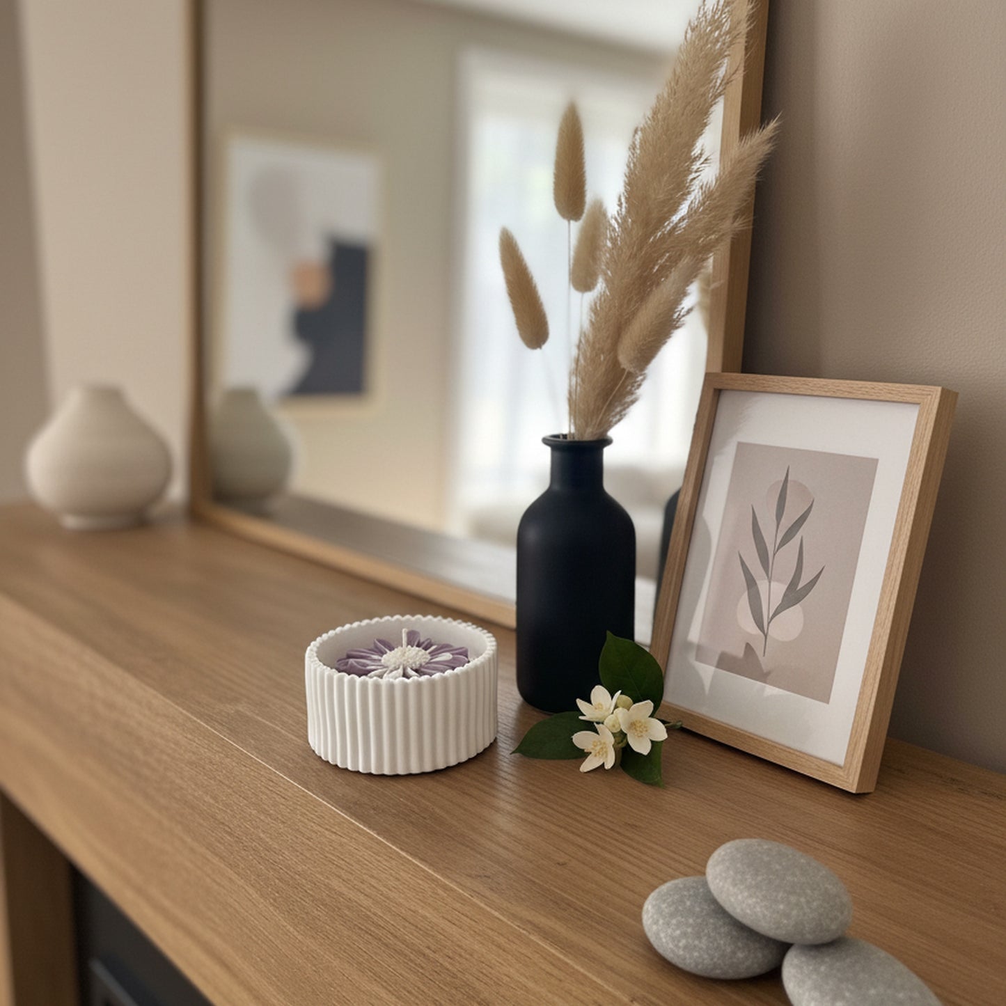 Moonlit Jasmine – Petite Candle (Purple Daisy)