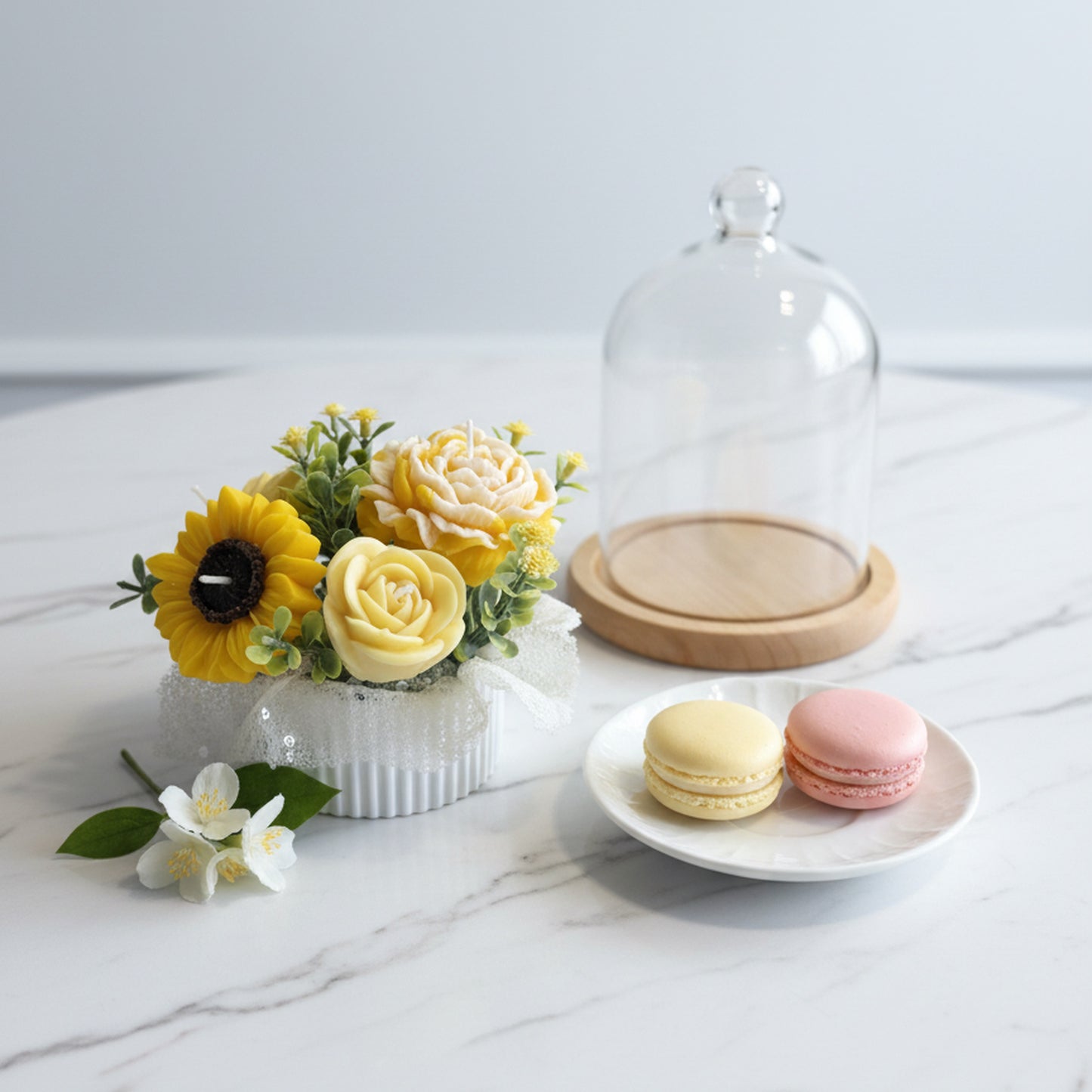 Moonlit Jasmine Candle Bouquet (Golden Bloom)