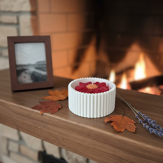 White Magnolia – Petite Candle (Red Daisy)