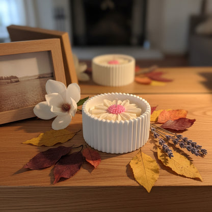 White Magnolia – Petite Candle (White Daisy)