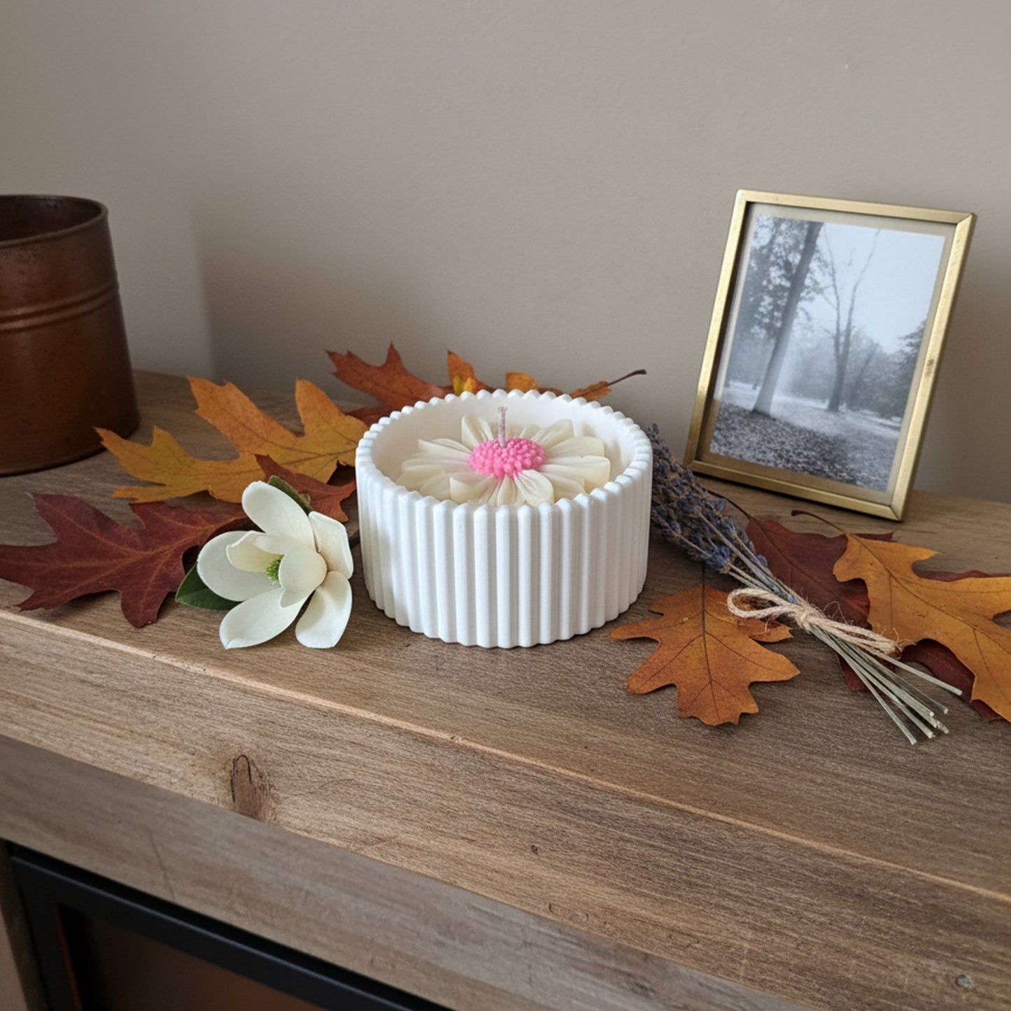 White Magnolia – Petite Candle (White Daisy)