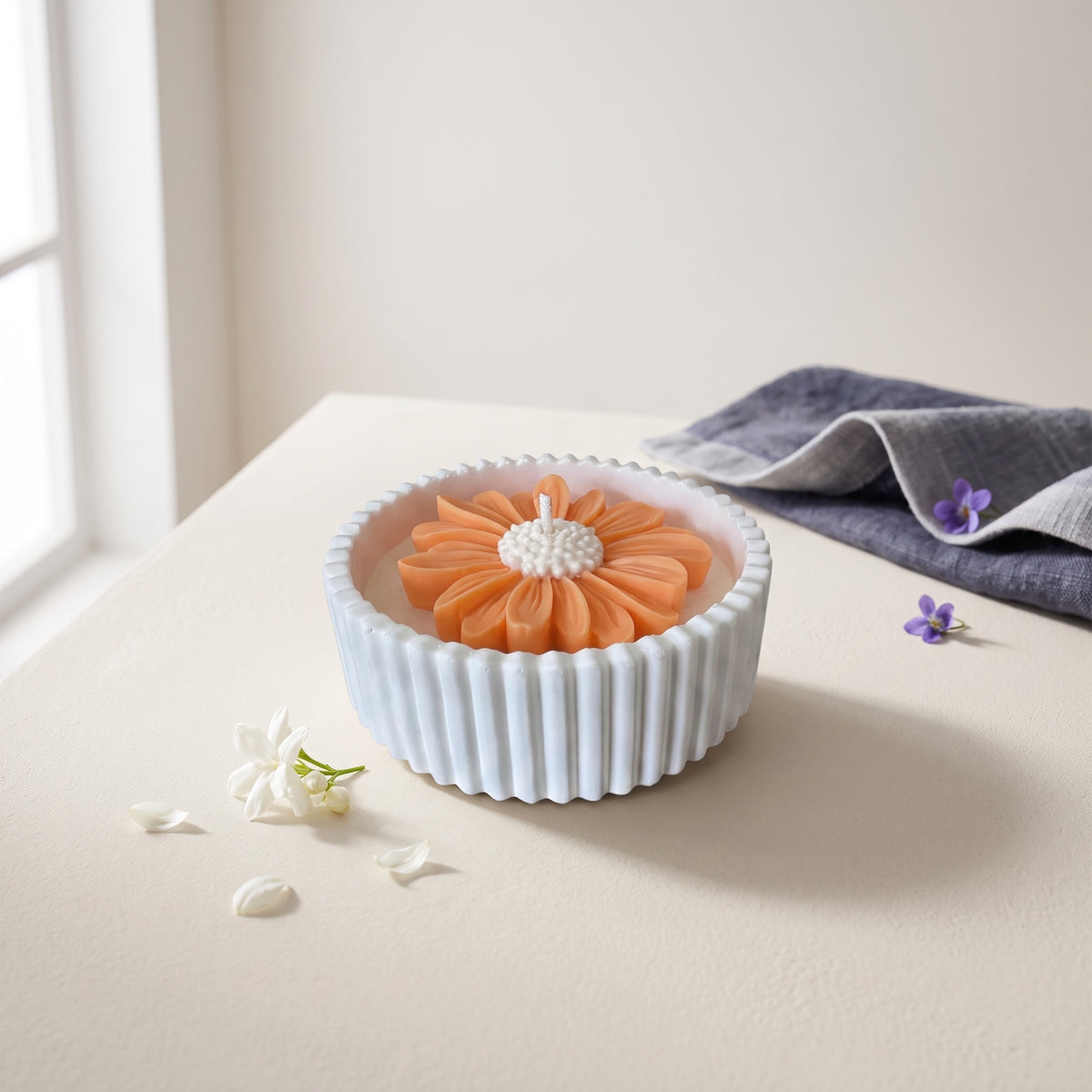 Moonlit Jasmine – Petite Candle (Orange Daisy)