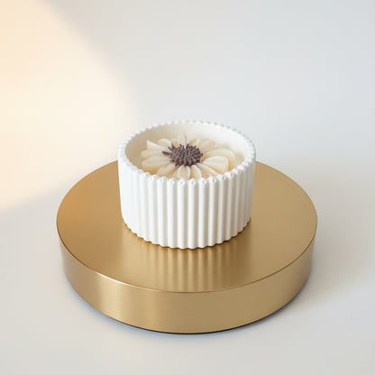 Sandalwood Ember – Petite Candle (White Daisy)