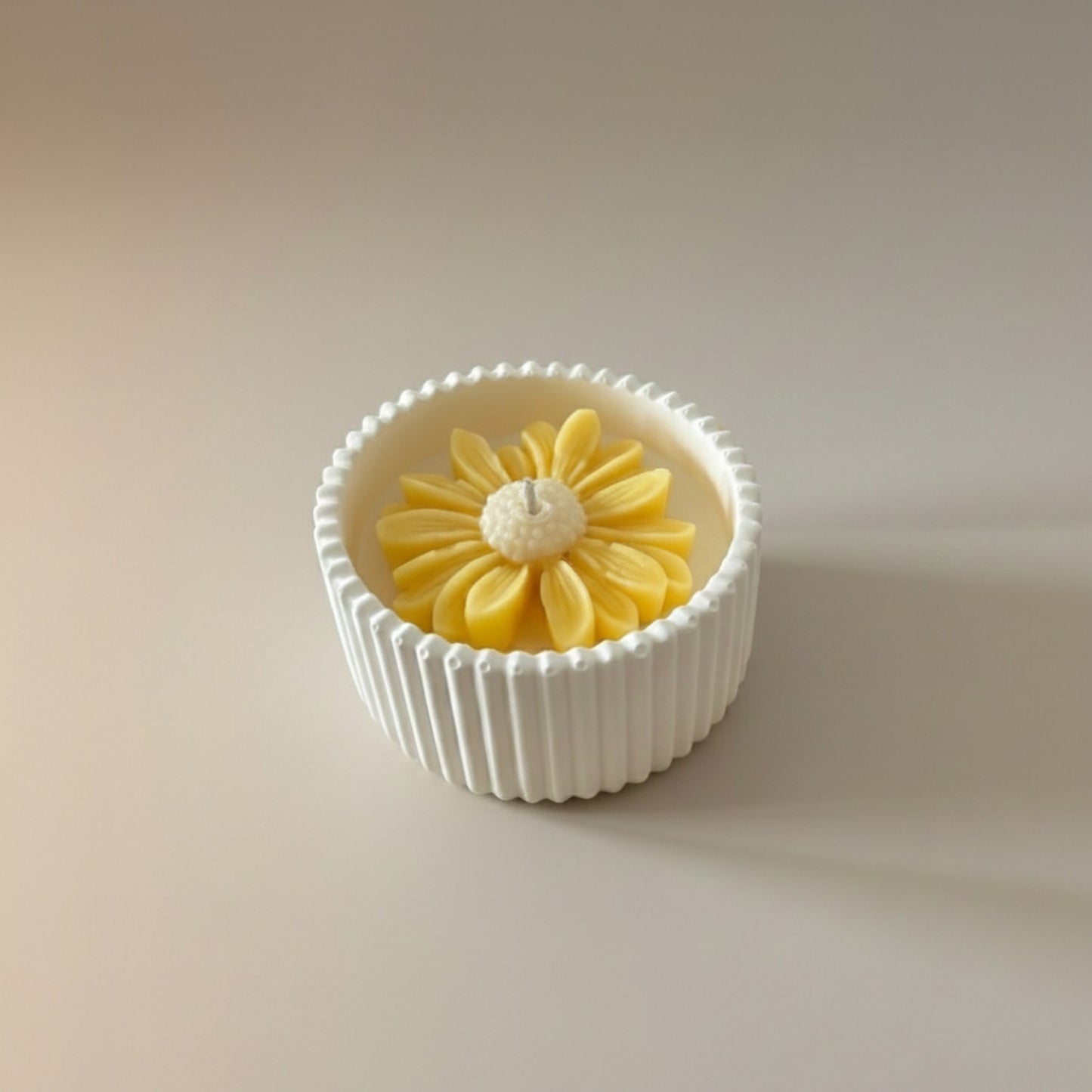 Sunripe Mango – Petite Candle (Yellow Daisy)